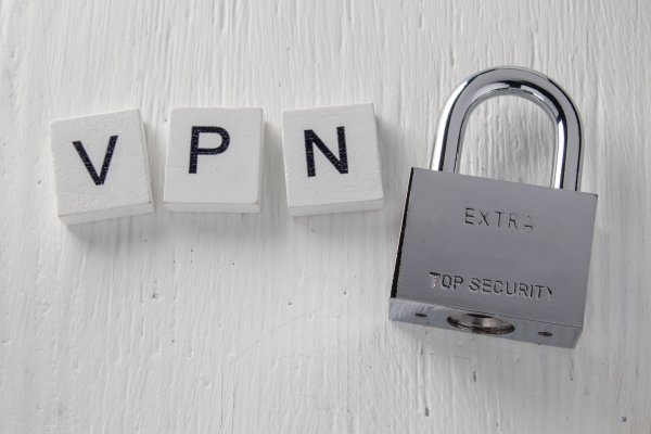 free paid vpn services providers pros cons lock top security